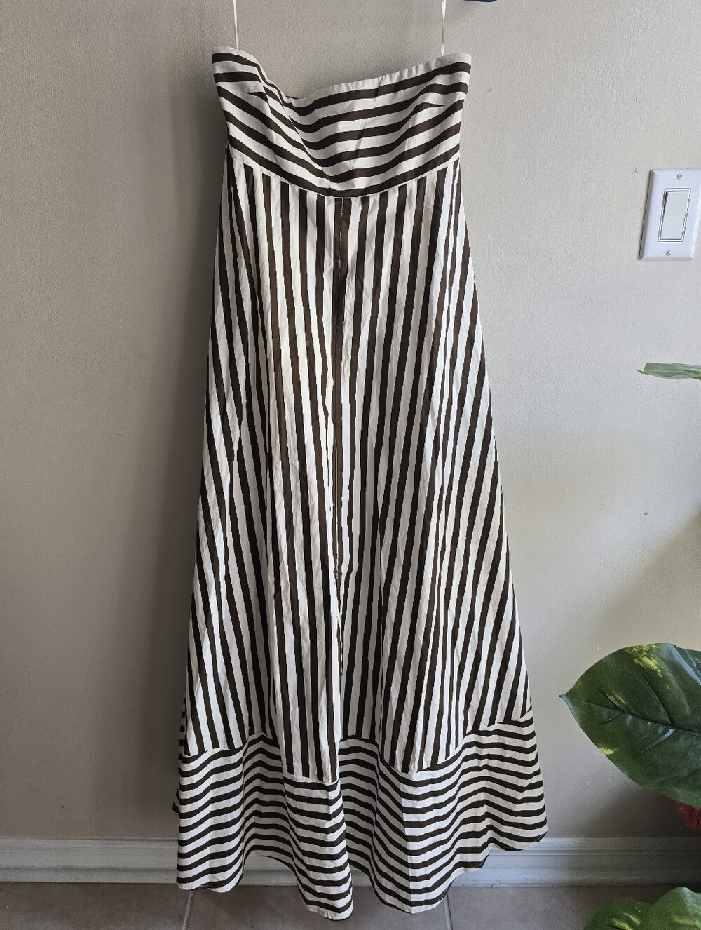 Petal & Pup Bowie Strapless Maxi Dress - Picture 6 of 8